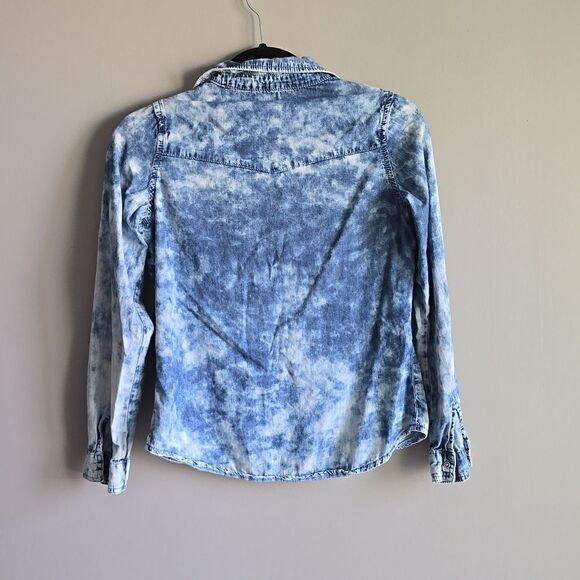 Angel Premium Denim Acid Wash Western Casual Chic Loose Fit Button Down Shirt - Picture 3 of 9